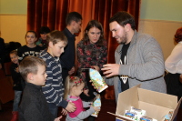 До Дня Святого Миколая вихованці будинків-інтернатів на Рівненщині отримали подарунки