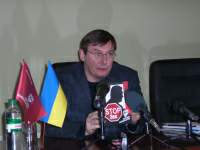 Юрій ЛУЦЕНКО: “Тимошенко здатна реально зупинити Януковича”