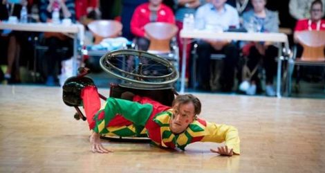 Відомий рівненський паралімпієць здивував публіку танцем на візку