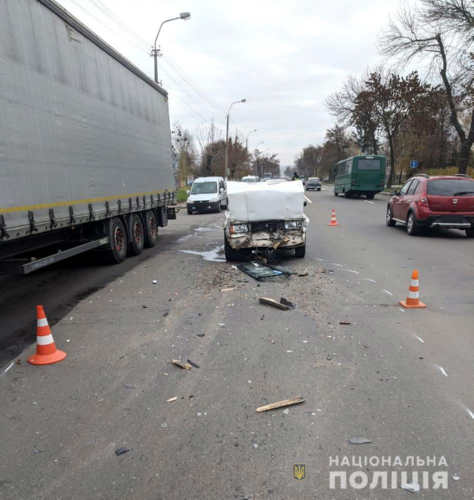 Зіткнення двох авто: травмувався пасажир легковика