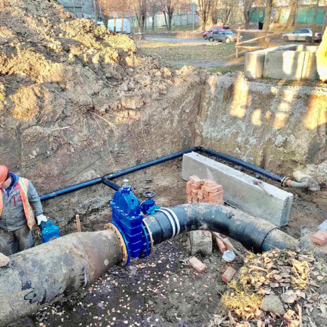 Реконструкція 480 м водогону на Макарова