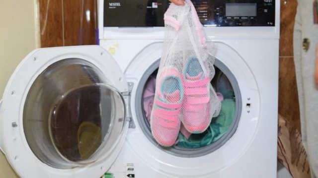 Незвичні речі, які можна прати в пральній машинці