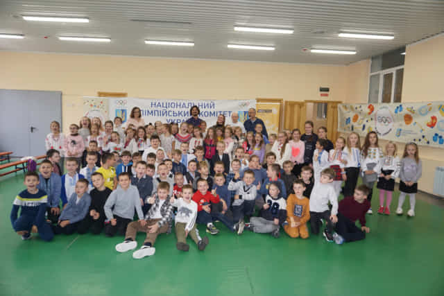 Олімпійський урок #BeActive для школярів Рівненського ліцею «Колегіум»