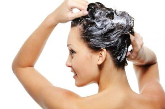 Копійчаний засіб з аптеки від випадіння волосся – стимулює ріст, живить та освіжає