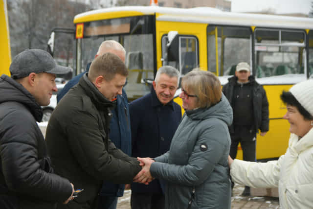 П’ять шкіл Рівненщини отримали нові автобуси
