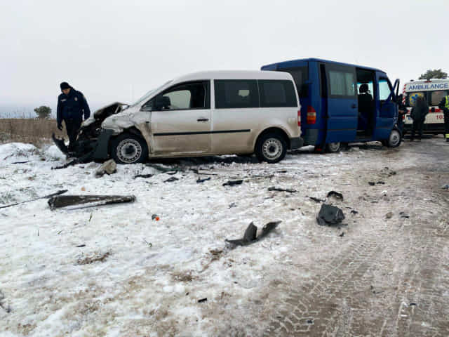 Зіткнення двох авто: травмувалося четверо осіб