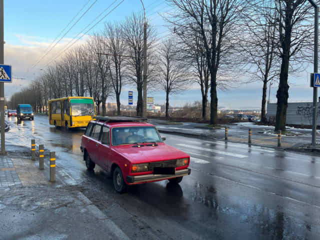 Збив двох пішоходів на переході