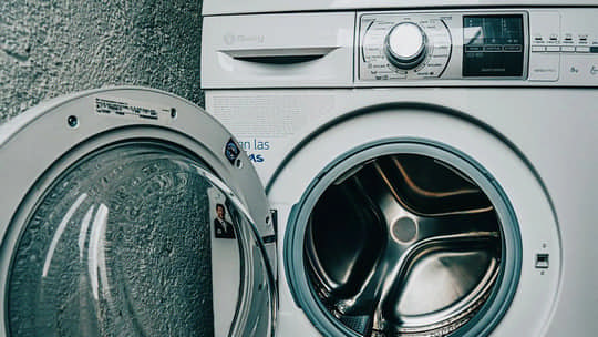 Цей засіб для прання зламає вашу машинку – краще навіть не пробувати