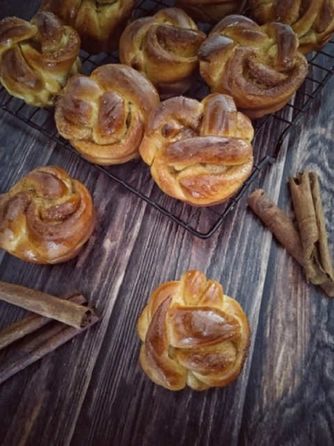 Шведські булочки з корицею Kanelbullens dag