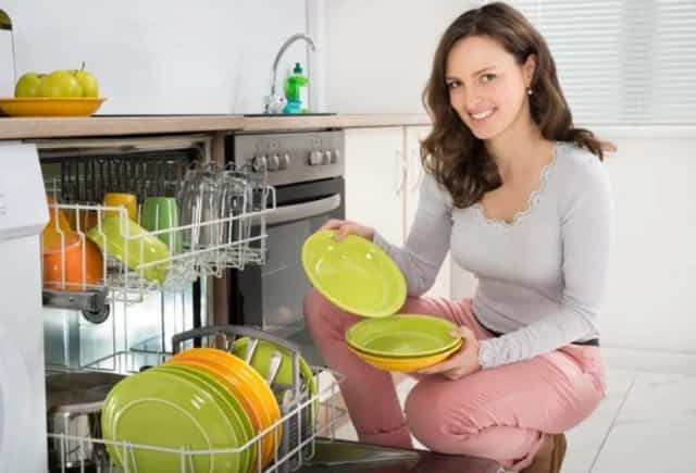 Як зробити безпечний та ефективний мийний засіб для посудомийки власноруч?