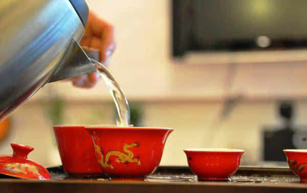 Навіщо в Китаї п’ють окріп вранці, перед сном і протягом дня?