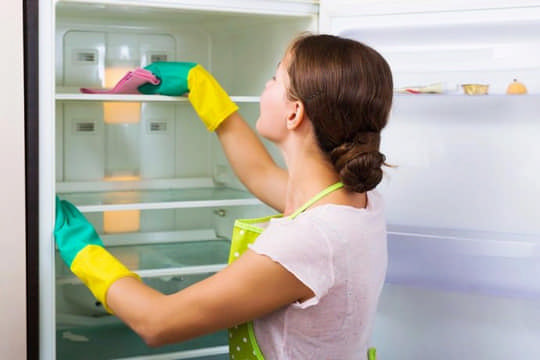 Чим відмити холодильник від жовтизни зовні та всередині?