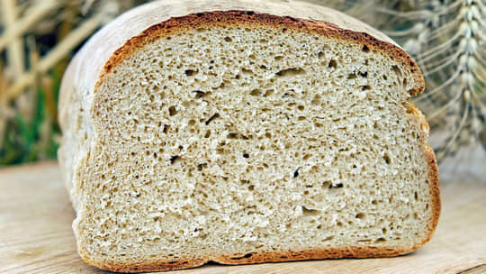 Чому досвідчені дачники ніколи не викидають черствий хліб?