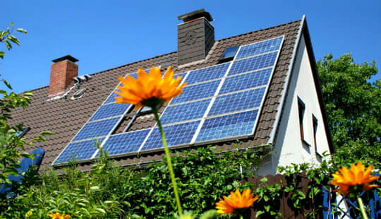 Більше тисячі домогосподарств Рівненщини заощаджують на електроенергії завдяки сонячним панелям