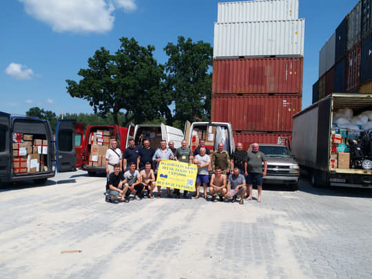Автомобіль для військових та гуманітарний вантаж: українська діаспора із Торонто підтримує ЗСУ
