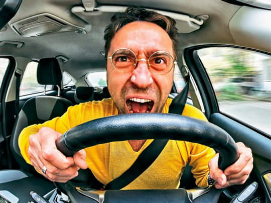 Чому у водіїв можуть смикатися очі?