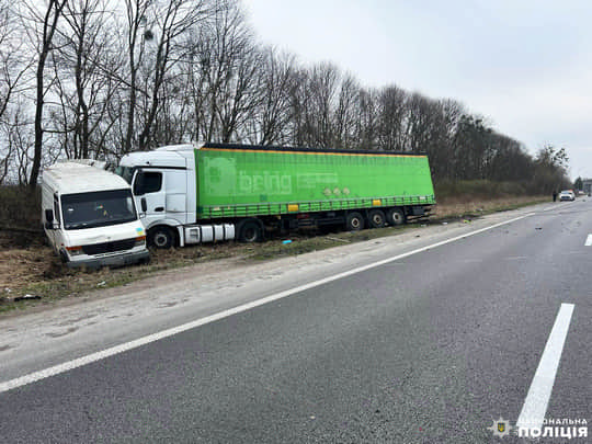 Біля Грушвиці внаслідок ДТП загинув пасажир буса