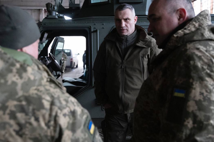 Кличко привіз захисникам Вовчанська та Куп’янська дрони від громади Києва