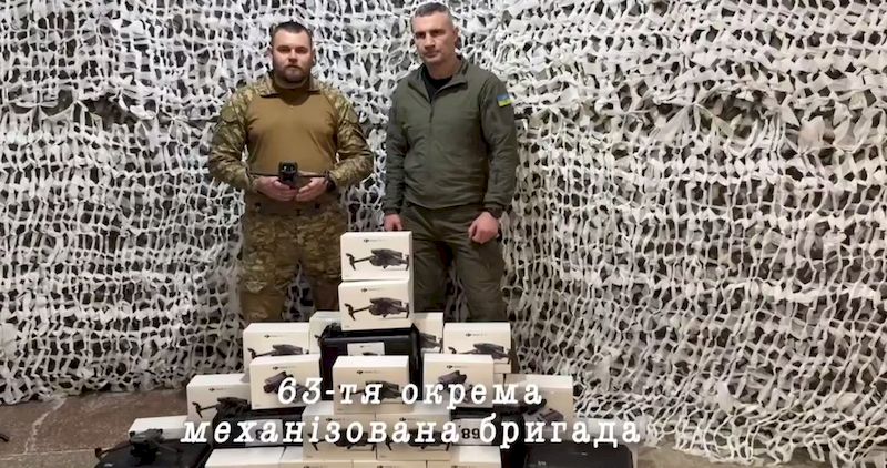 Кличко відвідав 7 бригад на Донбасі та Харківщині та передав допомогу від громади Києва