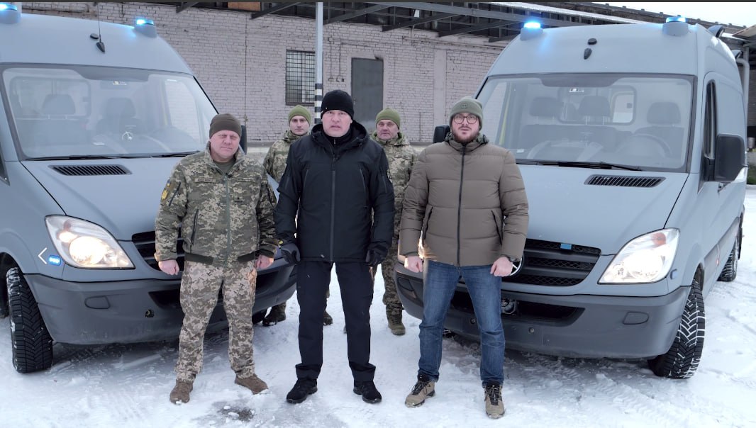 20-й армійський корпус отримав машину «швидкої допомоги» від «Української команди»
