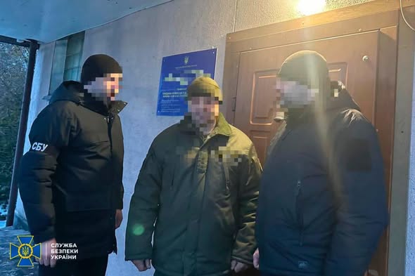 СБУ, Нацполіція та ДБР викрили чергових ділків на підпільній торгівлі зброєю