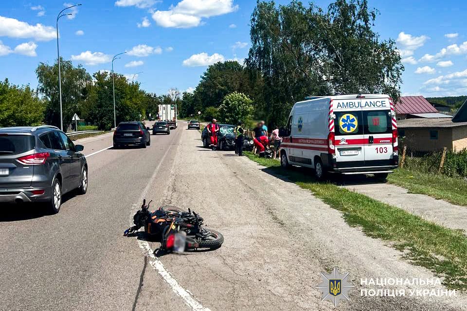 На Радивилівщині внаслідок ДТП травмувався неповнолітній мотоцикліст